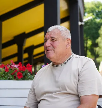Вітаємо з 65-річчям легендарного нападника «Буковини» Віктора Олійника!